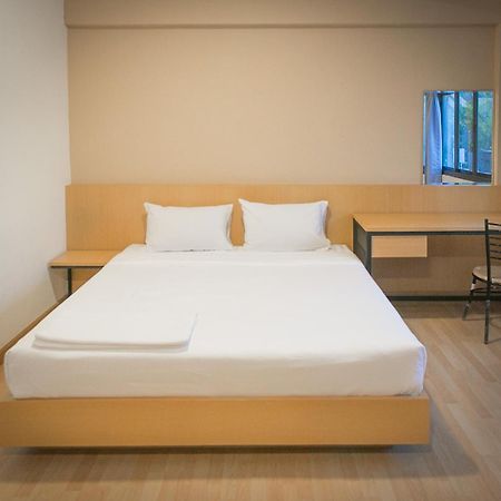 Grand Leo Hotel Khonken Kültér fotó