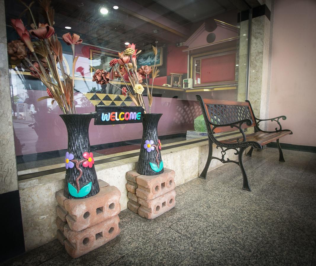 Grand Leo Hotel Khonken Kültér fotó